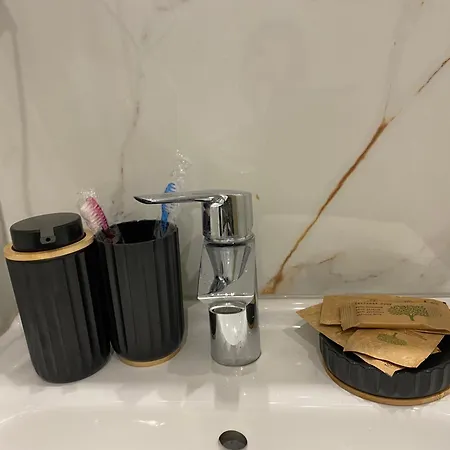 Nowa アパート ヤロチン